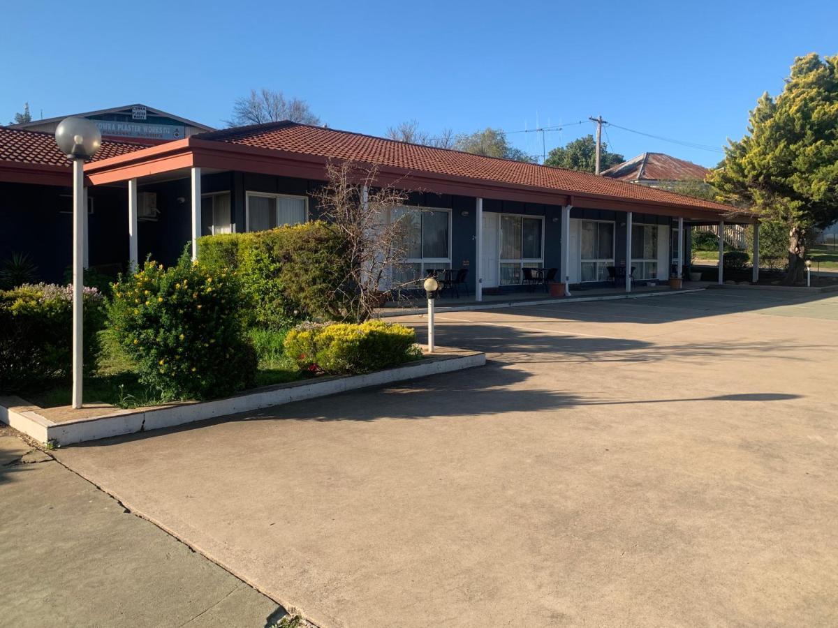 Countryman Motor Inn Cowra Exterior foto